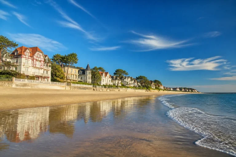Où se trouve La Baule : localisation sur la côte Atlantique