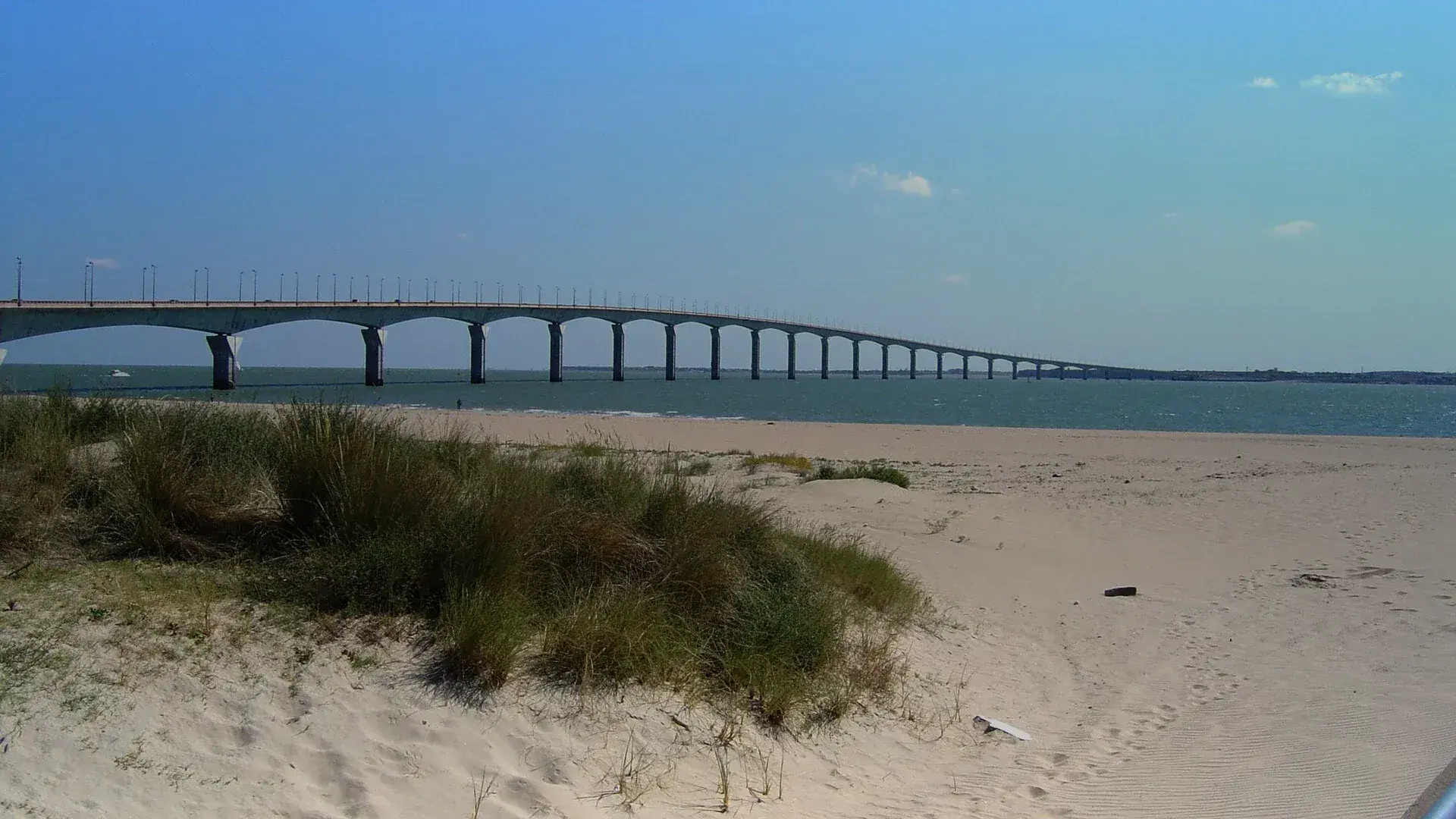 Le pont de l’île de Ré, entre La Rochelle et Rivedoux